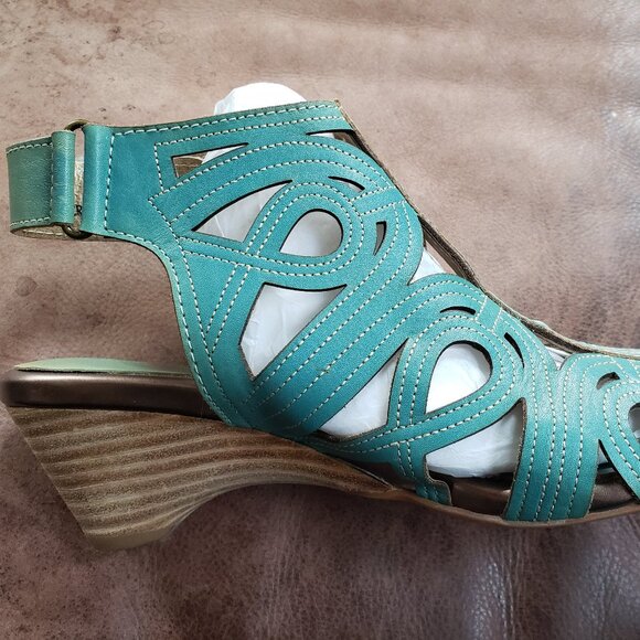 Glam turquoise heeled cut out sandals - Picture 2 of 3